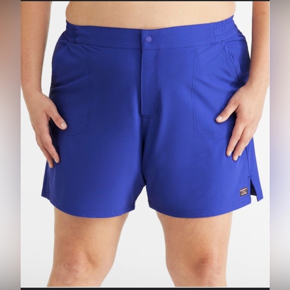 L.L. Bean NWT Stretch UPF 6" Shorts Blue Women's P49 - Picture 1 of 8